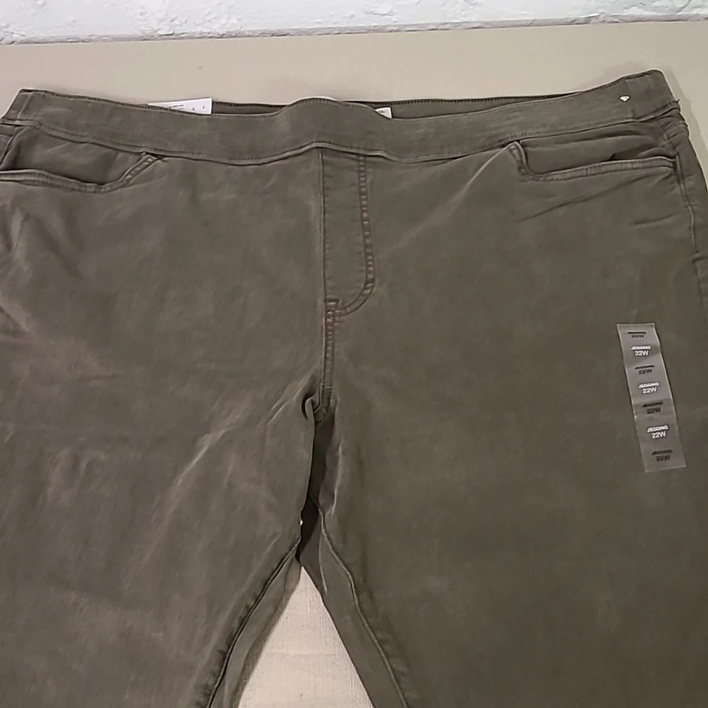 - SOMOMA Brushed Jeggings Olive Green Size 22W NWT